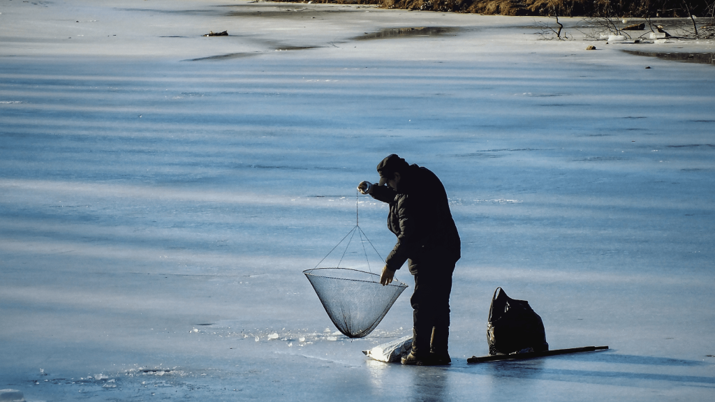 Рыбалка по первому льду