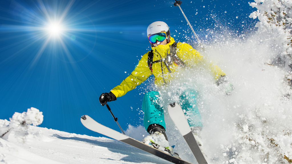 Skiing_Winter_Sun_Snow_Glasses_512894_3840x2160.jpg