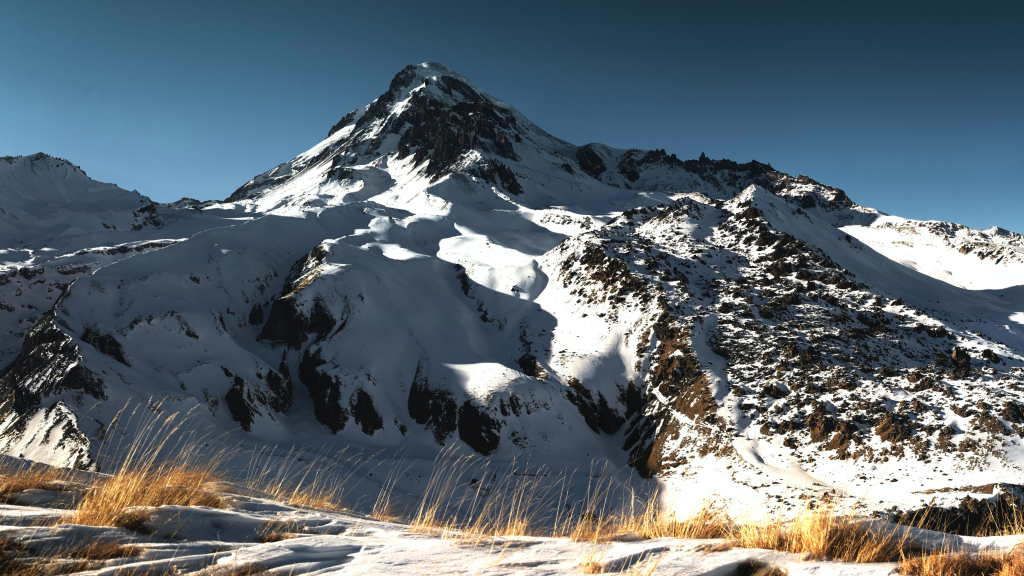 Пик Казбеги м в горах Большого Кавказа