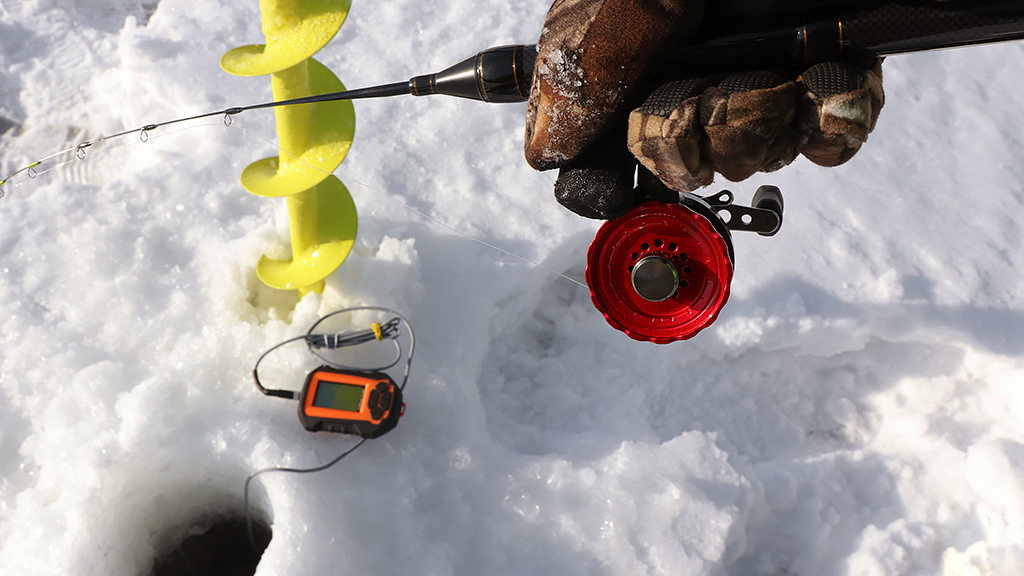 Как правильно блеснить окуня зимой: советы и техники рыбалки